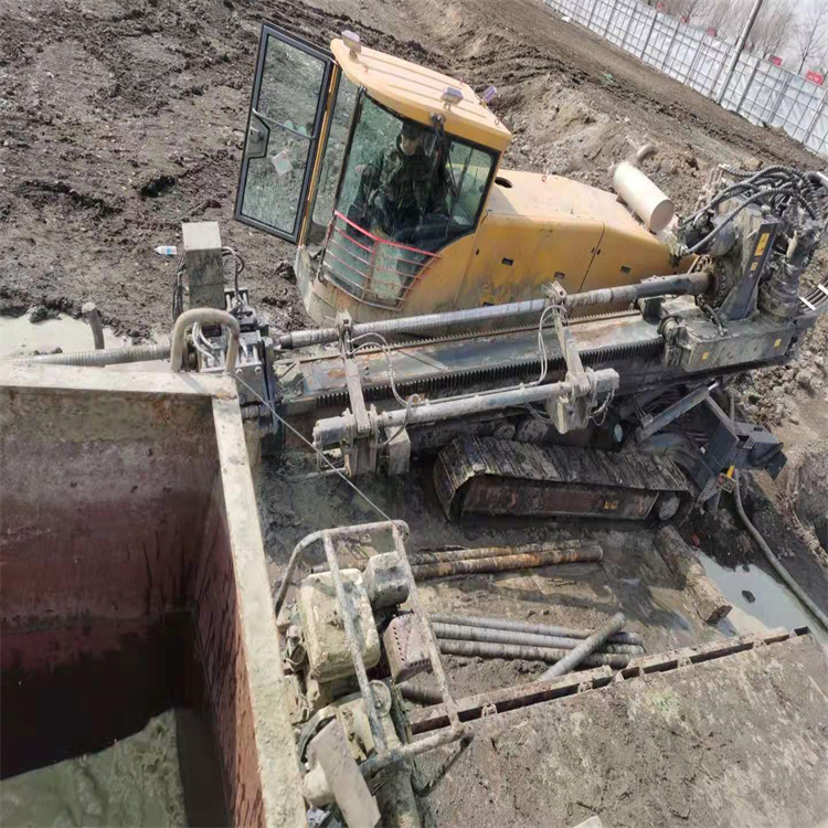 中建三局项目引专家观摩揭秘城市管网非开挖修复技术(图1)