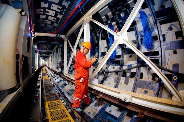市重大工程桃浦初雨调蓄项目：完成国内软土地区最小半径曲线盾构施工(图2)