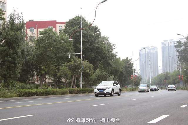 邯郸：城市道路地下“提质”地上“焕新”(图2)