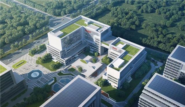 长江绿色创新产业园基础设施有机更新项目三期C1号楼封顶(图1)