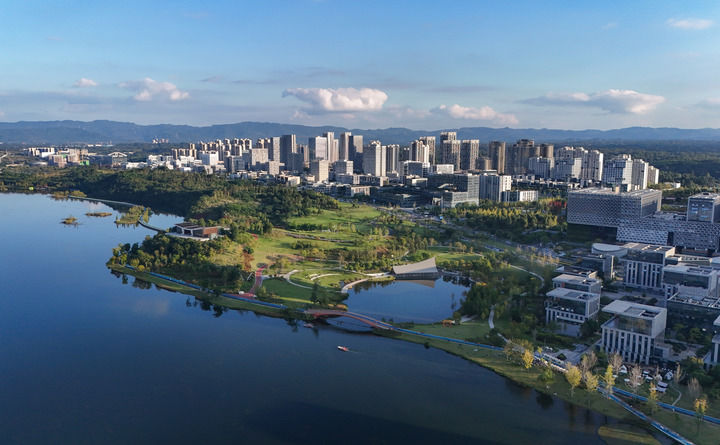 锦城花更重 万千气象新——成都持续推进公园城市示范区建设观察(图1)