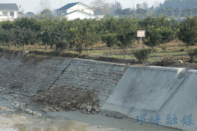 民生实事“回头看”｜邛崃46处河渠水毁点位完成修复(图1)