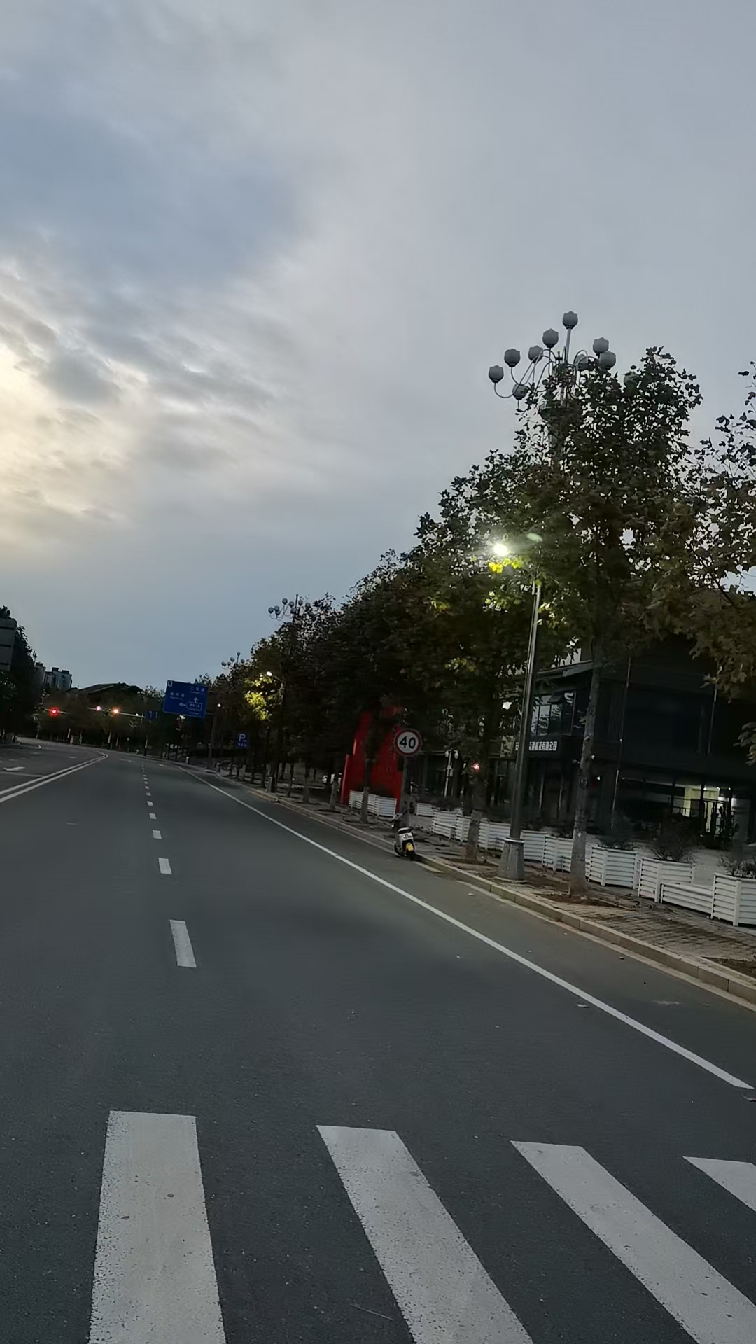 办实事丨路灯已修复学生们下晚自习回家不再“摸黑”！(图2)