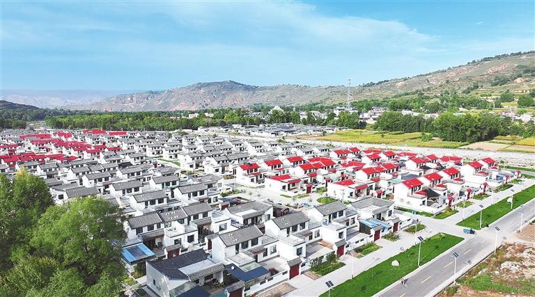 积石山灾后恢复重建项目建设实现“三年任务两年完成”既定目标-新华网(图1)