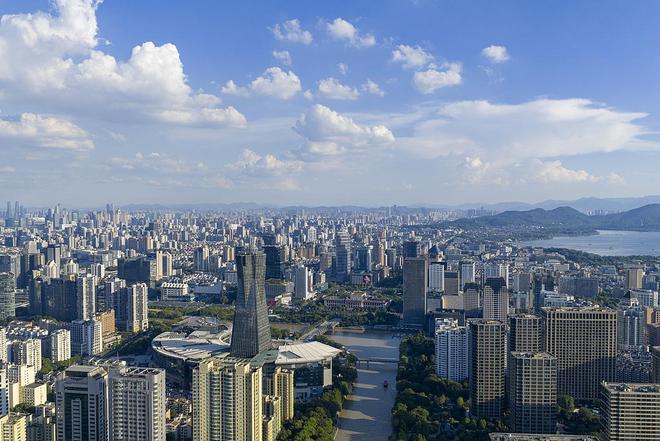 城市年鉴2025︱城市更新：单体改造到系统焕新的战略转型(图3)