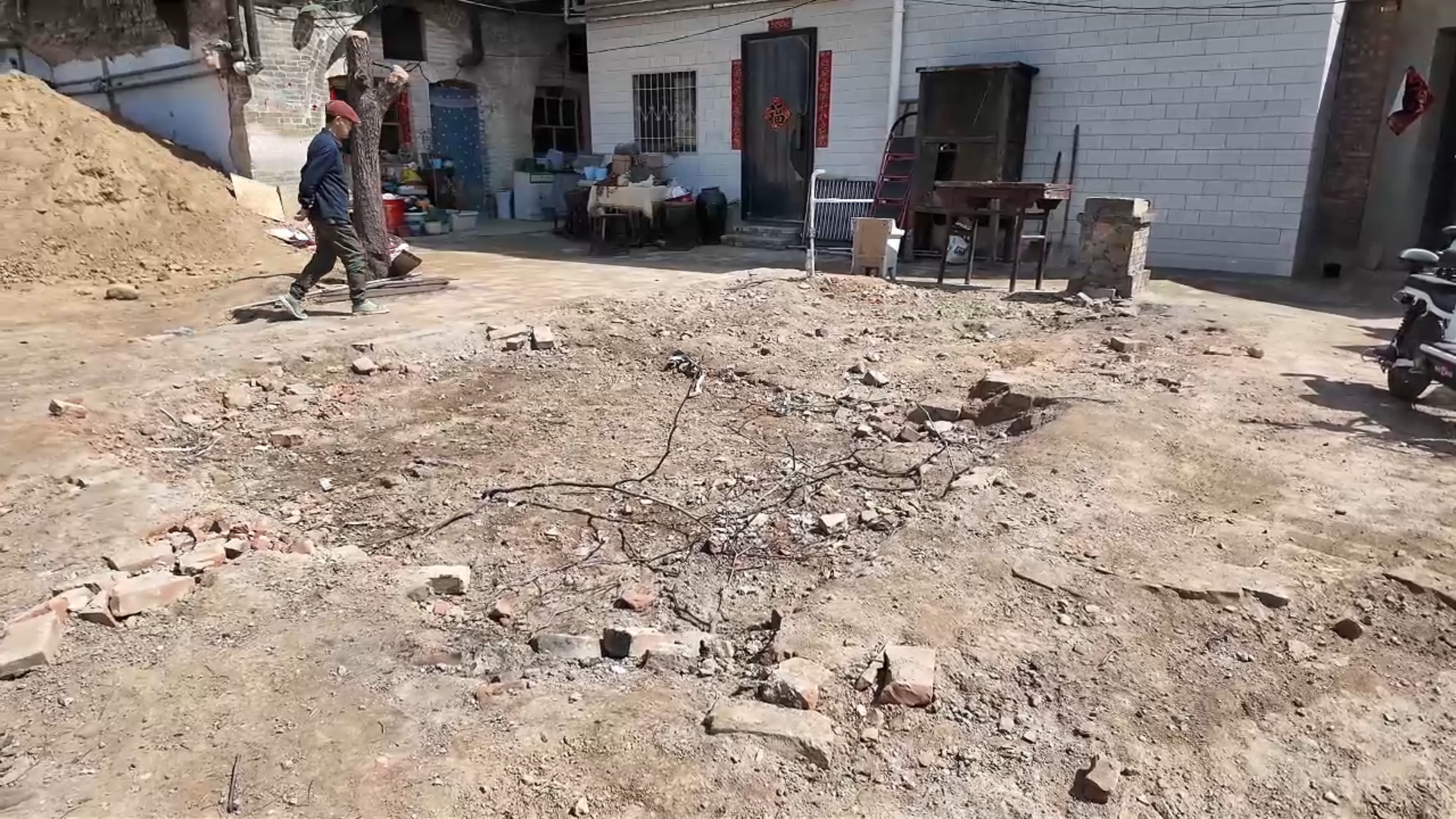 有回音丨吕梁五四街塌陷路面修复全力推进中 预计5月20日通车(图3)