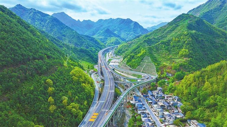 筑牢“压舱石” 夯实“硬支撑”——甘肃全面加强基础设施建设综述-新华网(图3)